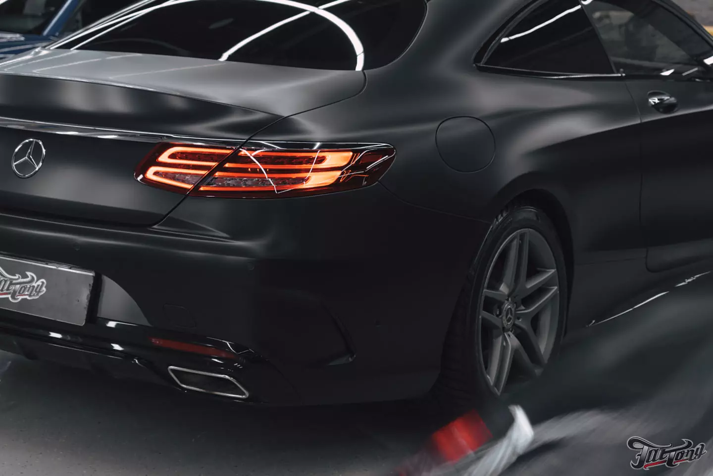 Смена стиля Mercedes S-class Coupe! Оклеили кузов в темно-серый винил от Oracal, окрасили диски